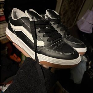 Vans Low-Top Sneakers - Black & White
